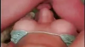 Abella Danger와 Kira Noir는 후장 포르노 침대에서 범 해지는 중입니다.