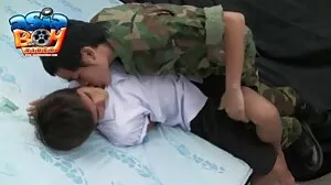 순진한 백인 여자친구 엘사 진은 거대한 검은 줌마 포르노 파이프를 느낀다.